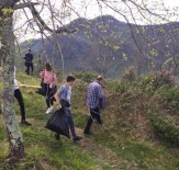 ÇEVRE TEMİZLİĞİ - Lise Öğrencileri Tarihi Andoz Kalesinde Çevre Temizliği Yaptı