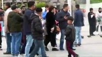 DUYGU SÖMÜRÜSÜ - (Özel) Taksim'de Zabıtadan Dilencilik Yapan Çocuklara Operasyon