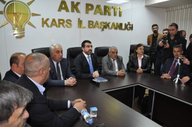 AK Parti Kars İl Başkanlığı'nda Değerlendirme Toplantısı Yapıldı