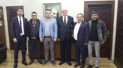 Eskişehir'deki Çeltik Ve Çevre Köyleri Yardımlaşma Derneği'nden Başkan Kurt'a Ziyaret