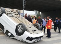 ŞENYURT - Mardin'de Bir Araçla Çarpışan Otomobil Takla Attı Açıklaması 3 Yaralı