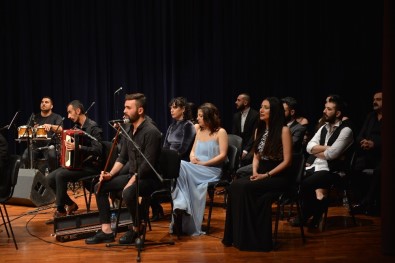 Hangimiz Sevmedik Türk Halk Müziği Konseri SAÜ'de Düzenlendi