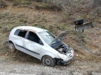 UÇAN OTOMOBİL - Otomobil Şarampole Uçtu Açıklaması 1 Yaralı