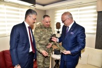 TUGAY KOMUTANI - Tugay Komutanı Ve Emniyet Müdüründen Başkan Ergün'e Tebrik