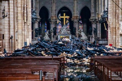 Ukrayna'dan Notre Dame İçin Yardım