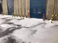 SAĞANAK YAĞMUR - Dolu Adana'yı Beyaza Bürüdü