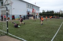 Halı Saha Değil, Okul Bahçesi