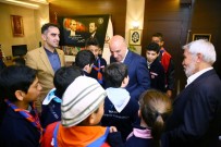 İNİSİYATİF - İzci Grubundan Başkan Altınok'a Sürpriz Ziyaret