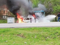 BAHÇECIK - Seyir Halinde Alev Alan Otomobil Hurdaya Döndü