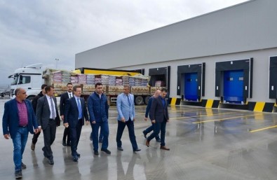 Vali Ünlü OSB'yi Ziyaret Etti