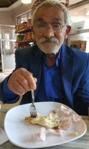 10 Yıldır Hastanelerde Yaşıyor