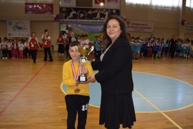 Ayvalık'ta 6. Geleneksel Çocuk Oyunları Ödül Töreni Gerçekleştirildi