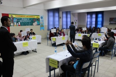 Çaycuma'da Ortaokullar Arası Matematik Yarışması Düzenlendi