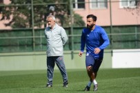 FETHIYESPOR - Manisa BBSK'lı Futbolcular Ayak Tenisi Oynadı