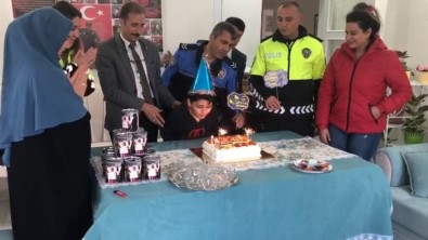 Şehit Polis Çocuğuna Sürpriz Doğum Günü