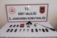 KAÇAK CEP TELEFONU - Siirt'te Ruhsatsız Silah Ve Mühimmat Satan Şahıslar Gözaltına Alındı