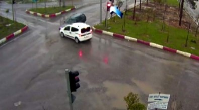 Siirt'te Trafik Kazaları Mobeseye Takıldı