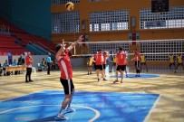 VAN YÜZÜNCÜ YıL ÜNIVERSITESI - Van'da Voleybol Türkiye Finali Grup Eleme Müsabakaları
