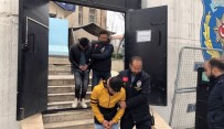 KAR MASKESİ - Akaryakıt İstasyonunu Basan Maskeli Ve Silahlı Şahıslar Yakalandı