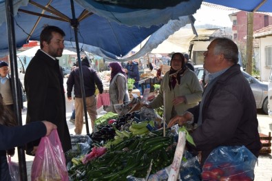 Başkan Demirci Pazar Esnafını Ziyaret Etti