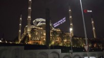 MURAT SEFA DEMİRYÜREK - Binlerce Kişi Çamlıca Camii'ne Akın Etti