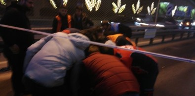 Edirnekapı'da Metrobüs Yolcuya Çarptı