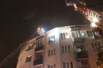 Eyüpsultan'da Bir Apartman Çatısı Alev Alev Böyle Yandı