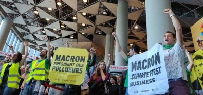 İklim Savunucuları Dev Fransız Firmalarına Girişi Engelledi