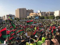 Libyalılar Hafter'in Saldırısına Karşı Sokağa Çıktı
