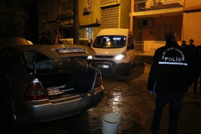 Adana'da Park Halindeki Otomobil Benzin Dökülerek Kundaklandı