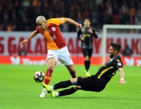 ÖMER ŞİŞMANOĞLU - Aslan Evinde Sessiz Kaldı