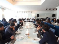 SAĞLIK SİGORTASI - Azerbaycan Diaspora Başkanı Gürcistan'da Öğrencilerle Bir Araya Geldi