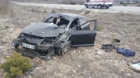 AHMET HAMDI AKPıNAR - Çorum'da Otomobil Takla Attı Açıklaması 1 Ölü, 2 Yaralı