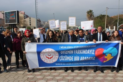 Dünya Otizm Farkındalık Yürüyüşü Yapıldı