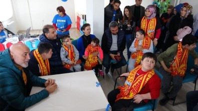 Karaman'dan 'Özel' Çocuklara Ziyaret