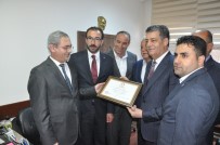 İLÇE SEÇİM KURULU - Şırnak Belediye Başkanı Yarka Mazbatasını Aldı