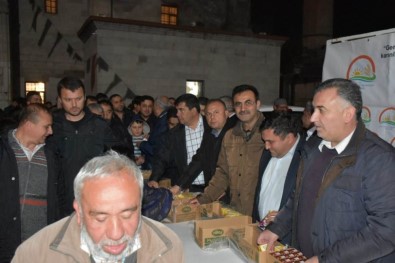 Aksaray'da Vatandaşlara Süt İkramı