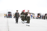 RAMAZAN KENDÜZLER - Bakan Akar Yüksekova'da Şehit Askerler İçin Düzenlenen Törene Katıldı