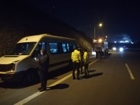 Bursaspor Taraflarını Taşıyan Minibüs, Tır İle Çarpıştı Açıklaması 10 Yaralı