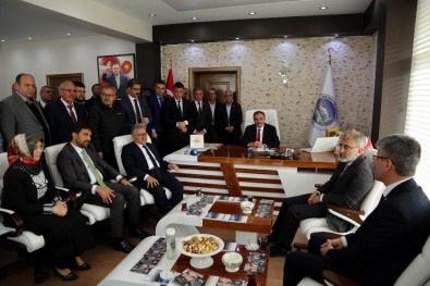 Büyükşehir Belediye Başkanı Büyükkılıç'tan Başkan Cabbar'a Ziyaret
