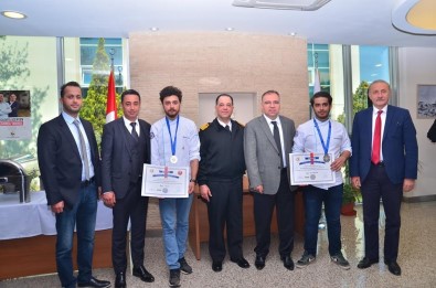 Didim'deki Üniversiteli Aşçılar Yarışmadan Madalyalarla Döndü