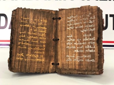 Diyarbakır'da Bin 300 Yıllık Dini Motifli Kitap Ele Geçirildi