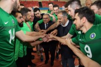 VOLEYBOL TAKIMI - Efeler Kayıpsız Geçti