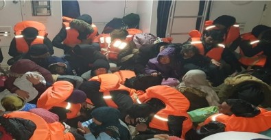 Kuşadası'nda 54 Kaçak Göçmen Yakalandı