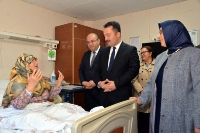 Vali Şentürk'ten Hastane Ziyareti