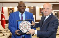 AVRASYA - Başkan Sekmen Açıklaması 'Şehrimize Yatırım Yapmak İsteyenlerin Başımızın Üstünde Yeri Var'