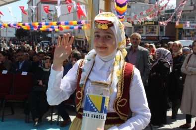 Esenler'de 10. Barış Ekmeği Festivali Renkli Görüntülere Sahne Oldu