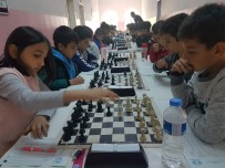 HAKEM HEYETİ - Geleneksel Satranç Turnuvasına Büyük İlgi