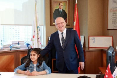 Ataşehir'in 23 Nisan'da Çocuk Belediye Başkanı Oldu