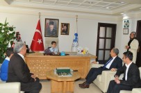 DÜNYA ÇOCUKLARI - Başkan Akkaya Koltuğunu Yusuf Talha Camcı'ya Devretti